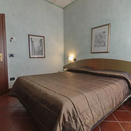Hotell Il Telegrafo 2*